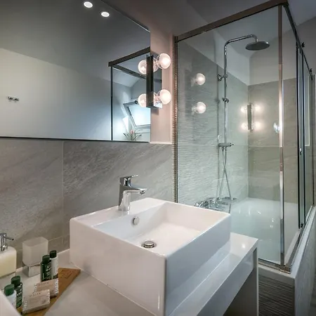 Rivazzurra Beachfront Luxury Willa