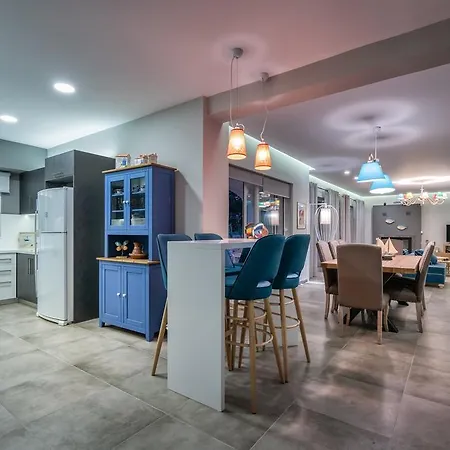 Rivazzurra Beachfront Luxury Willa *