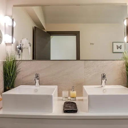 Vila Rivazzurra Beachfront Luxury