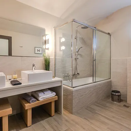 Rivazzurra Beachfront Luxury Vila