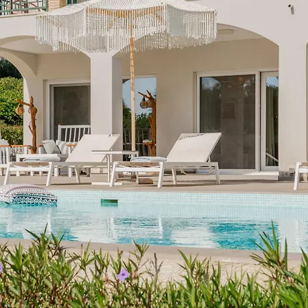 Vila Rivazzurra Beachfront Luxury *