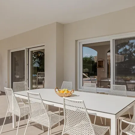 Vila Rivazzurra Beachfront Luxury *