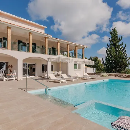 别墅 Rivazzurra Beachfront Luxury *