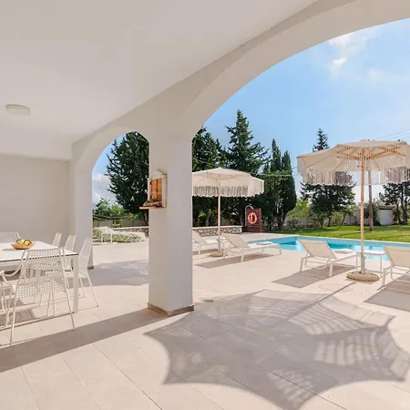 Villa Rivazzurra Beachfront Luxury *