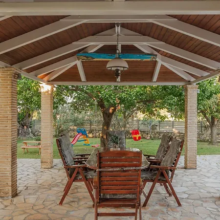Rivazzurra Beachfront Luxury * Lithakia
