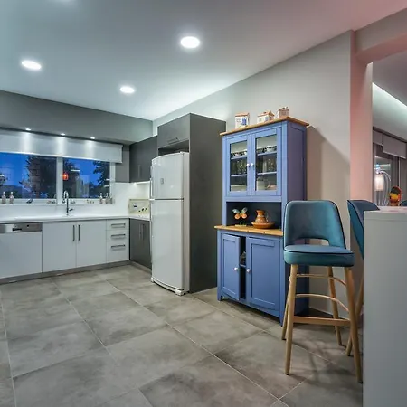 Вилла Rivazzurra Beachfront Luxury