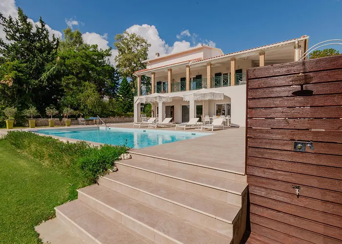 Rivazzurra Beachfront Luxury Villa