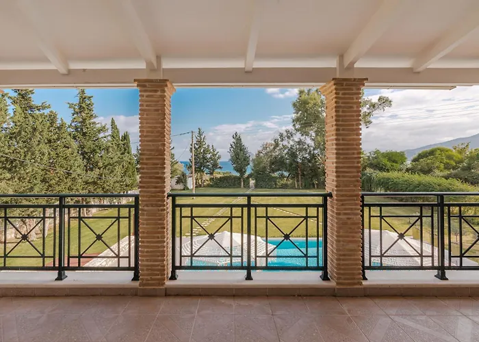 Rivazzurra Beachfront Luxury Willa