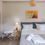 Rivazzurra Beachfront Luxury * Lithakia