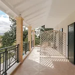 ヴィラ Rivazzurra Beachfront Luxury