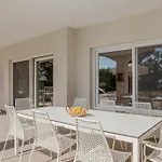 ヴィラ Rivazzurra Beachfront Luxury *