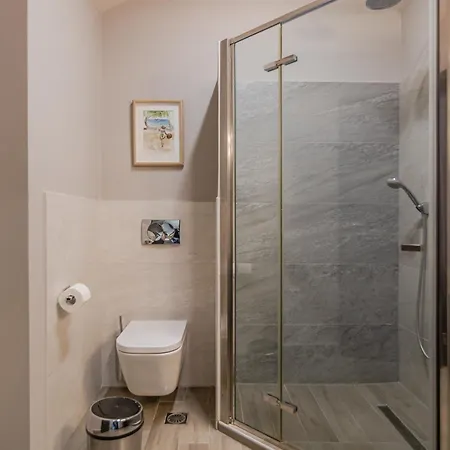 Rivazzurra Beachfront Luxury * Λιθακιά