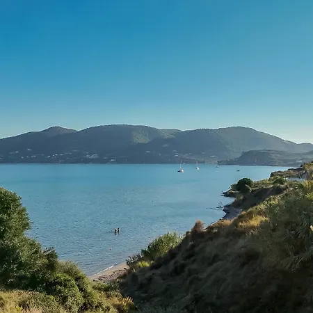Rivazzurra Beachfront Luxury Λιθακιά