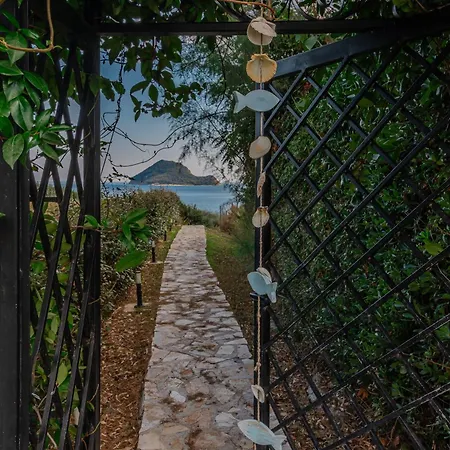 Rivazzurra Beachfront Luxury * Λιθακιά