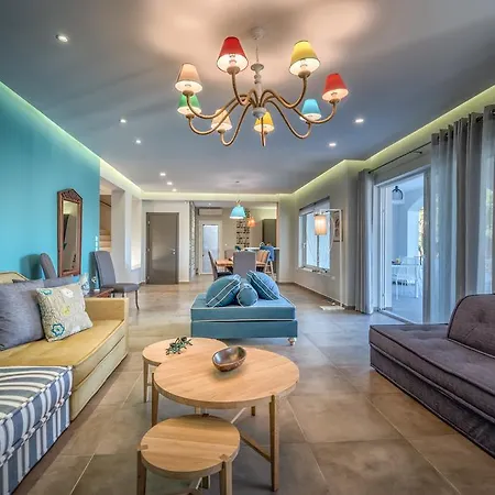 Villa Rivazzurra Beachfront Luxury *