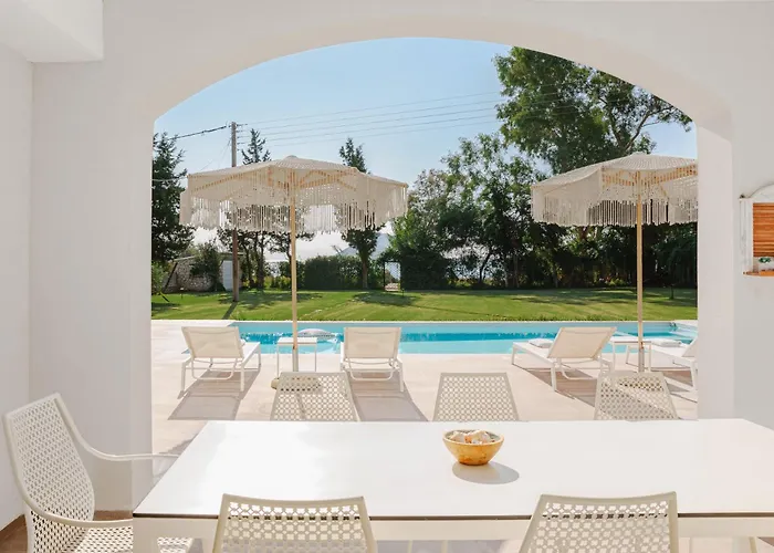 Rivazzurra Beachfront Luxury Vilă *
