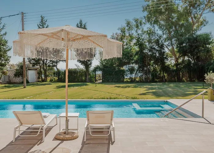 Rivazzurra Beachfront Luxury Vilă *