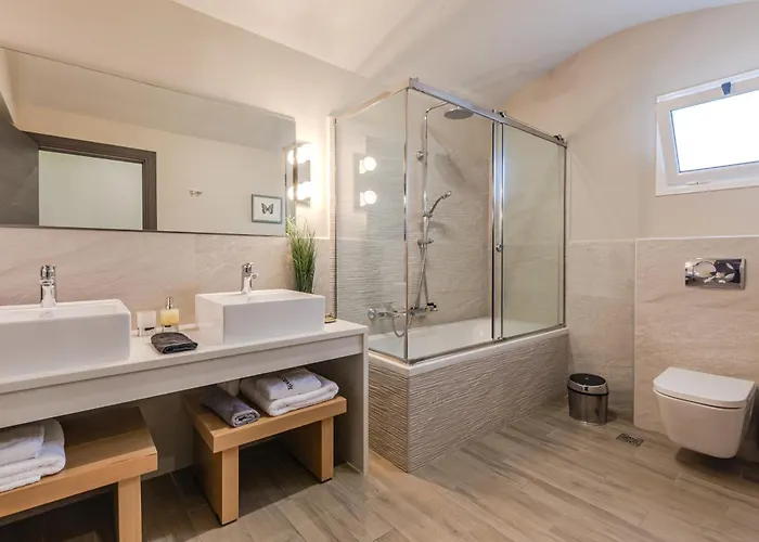 Rivazzurra Beachfront Luxury Vilă