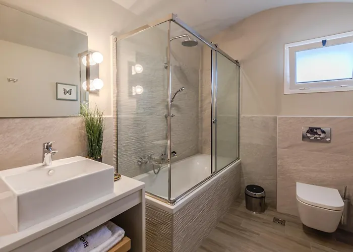 Rivazzurra Beachfront Luxury Vilă